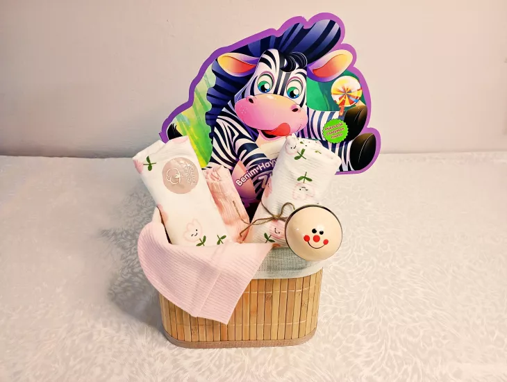 Yenidoğan Doğal Pamuk & İlk Hikayeler Lüks Seti - Zebra (Kare Hasır Sepet & Battaniyeli Zıbın) - Hastane Çıkış