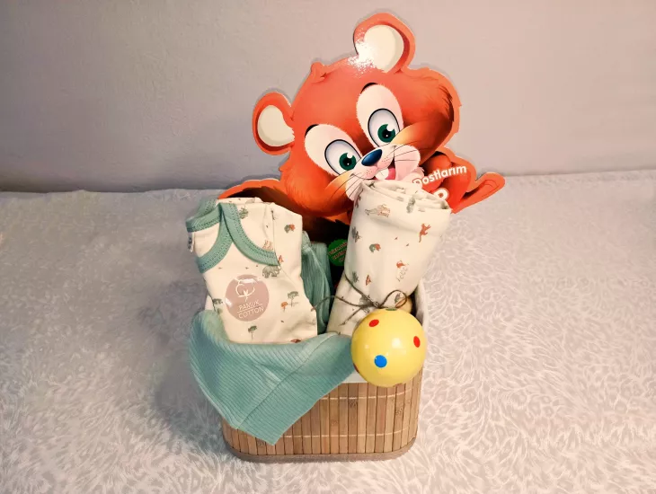 Yenidoğan Hediye - Doğal Pamuk & İlk Hikayeler Lüks Seti (Kare Hasır Sepet & Battaniyeli Zıbın)